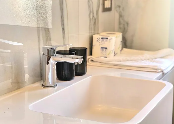 Private Parking And Pool - Mediterranean Horizon Ml