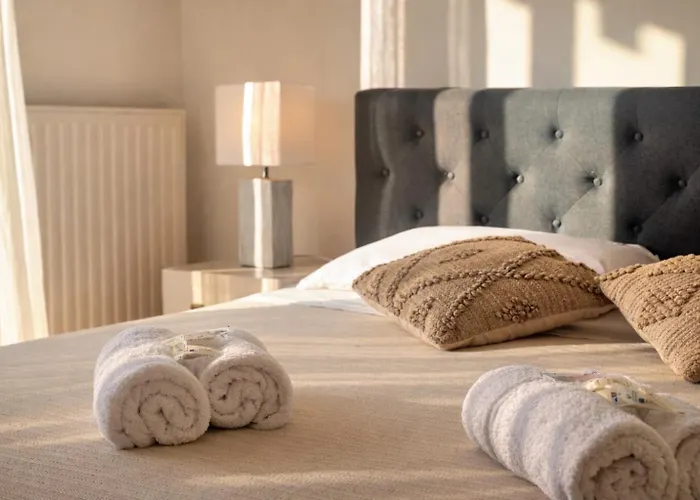 Private Parking And Pool - Mediterranean Horizon Ml